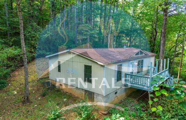 Discover this 2 bedroom, 2 bath Clayton modular home in Sylva, NC. available now for year-long lease $1400 a month Gallery 1