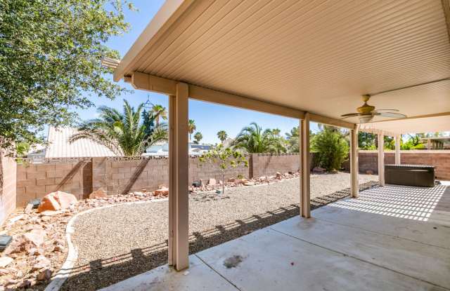 Charming Single-Story Home with Spa & Covered Patio Near Spencer & Wigwam in Las Vegas Gallery 4