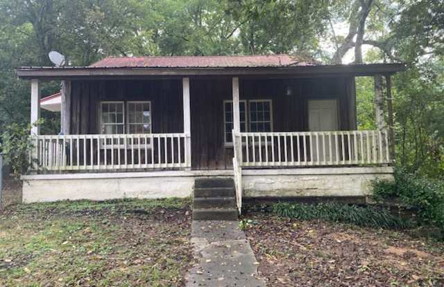 Renovated 3 Bedroom 1 Bath Home for Rent! - 145 North Chesterman Street, Holly Springs, MS 38635