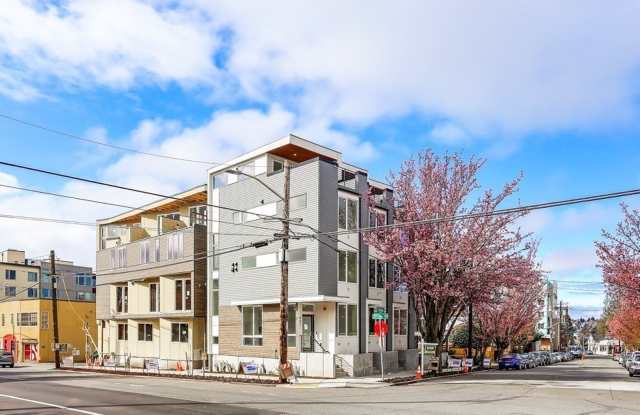 Chic Townhome at Green Lake Gallery 4