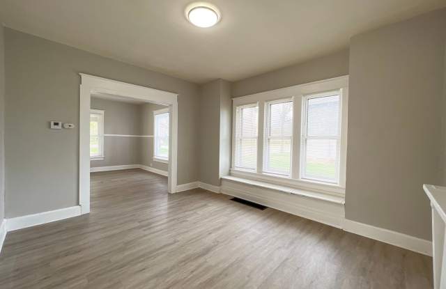 Charming Single-Family Home on Clark: Move in Ready - August 1st! photos photos