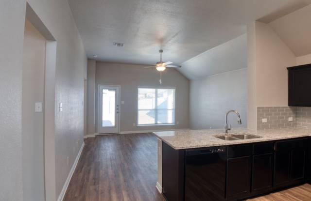 Spacious Single-Family Home Available Now! Gallery 4