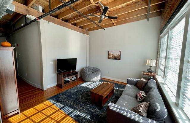 16 Vine Street Gallery 2