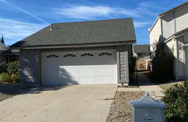 Single story 3 bed, 2 bath home with yard - 2469 Pinewood Place, Simi Valley, CA 93065