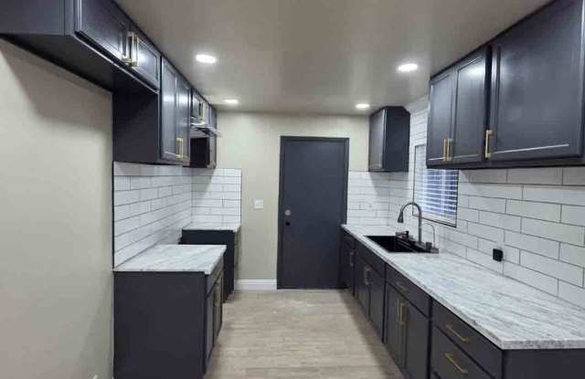 Fully Renovated 2 Bed 1 Bath photos photos