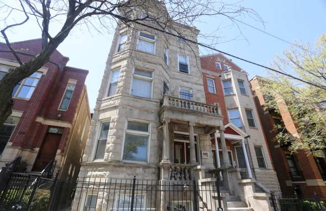 2318 North Southport Ave. Apt. Gallery 3