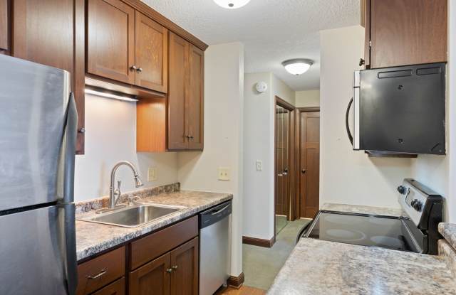 244 Morse Manor Apartments Gallery 4