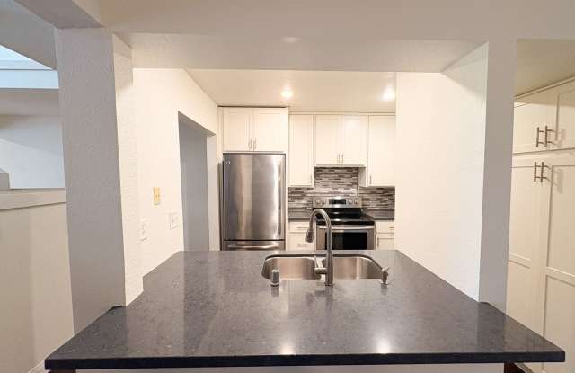 Stunning condo in the Arroyo Villas Community! Gallery 3