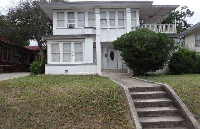 Nice Apartment In Great Neighborhood - 519 West Woodlawn Avenue, San Antonio, TX 78212