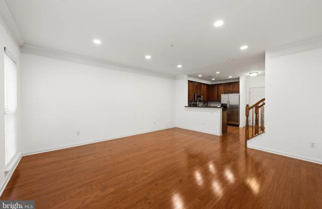 15259 LEICESTERSHIRE Street Gallery 4