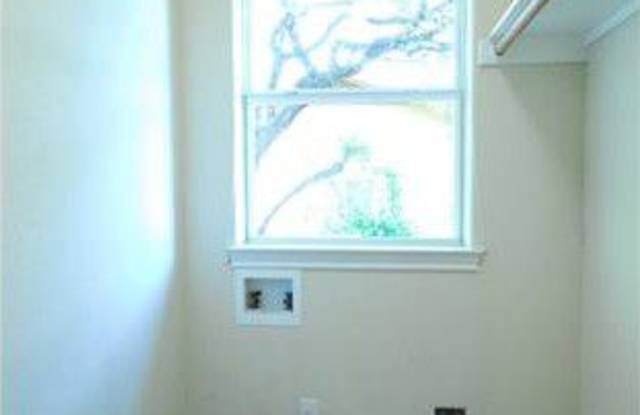 2207 N Celia Dr Gallery 4