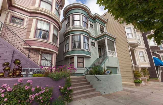 Beautifully Remodeled 3BR 2BA Top Floor Condo in Presidio Heights photos photos