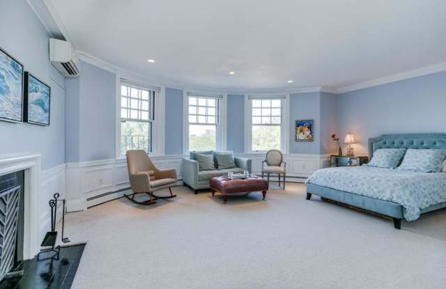 414 Beacon St Gallery 3