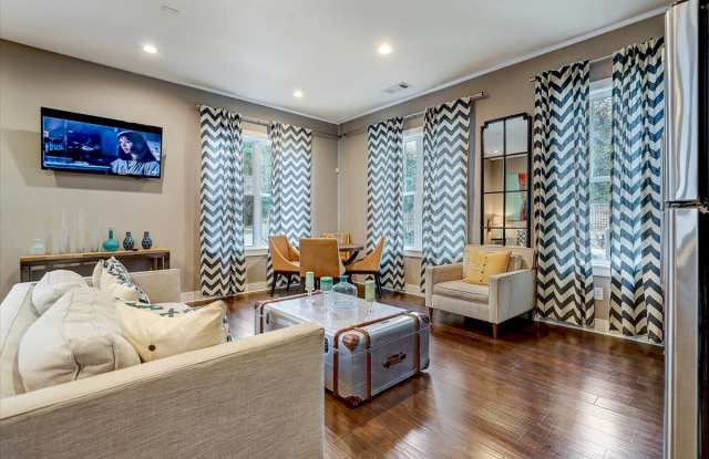 3681 Pavilion Pointe Apartments Gallery 4