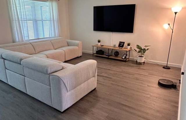 Like-New 3 Bedroom Home in Buena Lago – Saint Cloud, FL Gallery 4
