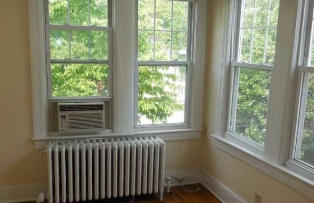 1410 33rd Street, NW Gallery 4