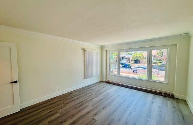 6534 Balcom Avenue Gallery 4