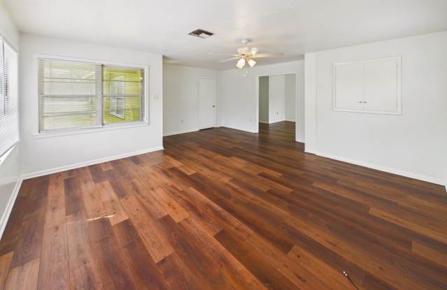 11064 North Dowling Road Gallery 4