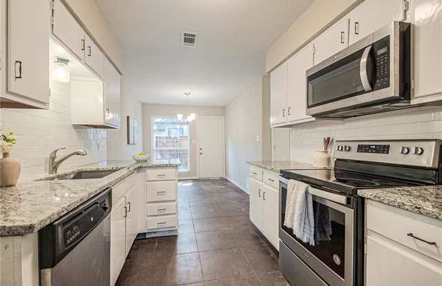 828 Samuels Avenue - 828 Samuels Avenue, Fort Worth, TX 76102