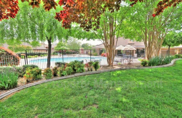 8944 Cliffside Lane Gallery 3
