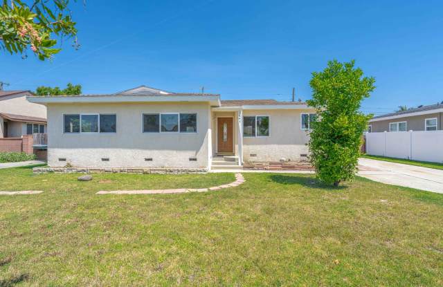 Newly Painted Cozy Home on Large Lot photos photos