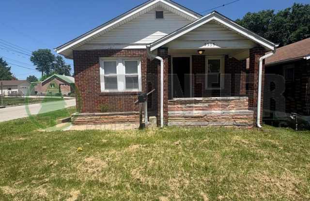 Charming 2 Bed 1 Bath Home- Perfect for Families, Accepts Section 8/Housing Vouchers! - 9535 Baltimore Avenue, Breckenridge Hills, MO 63114 Charming 2 Bed 1 Bath Home- Perfect for Families, Accepts Section 8/Housing Vouchers! - 9535 Baltimore Avenue, Breckenridge Hills, MO 63114