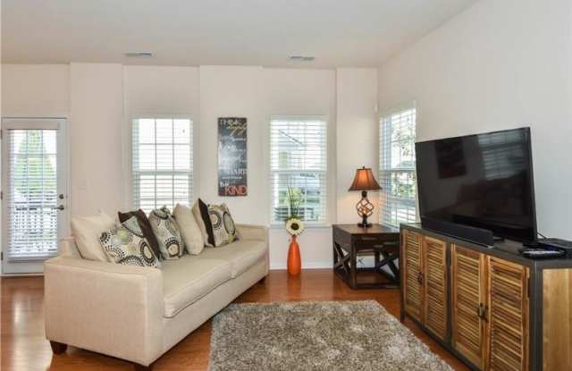 2610 Silverthorn Dr Gallery 2