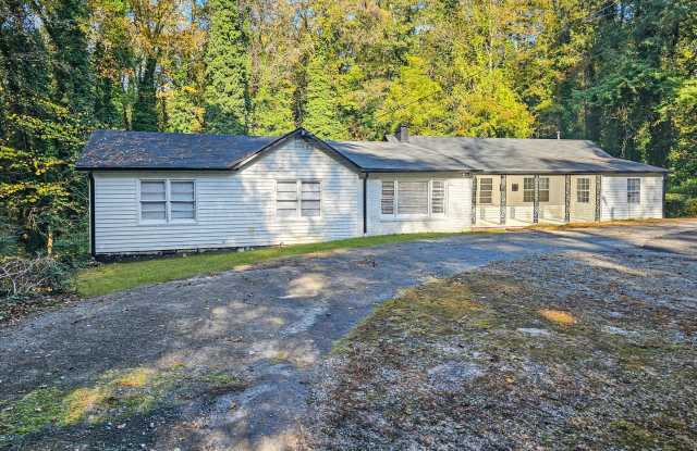 Charming 4-Bedroom, 3-Bath Ranch on Spacious Lot in Prime Atlanta Location photos photos
