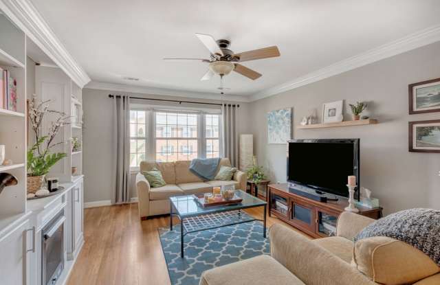 Beautifully Updated Hessian Hills Condo photos photos