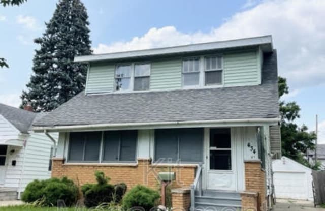 434 W Poinsetta photos photos