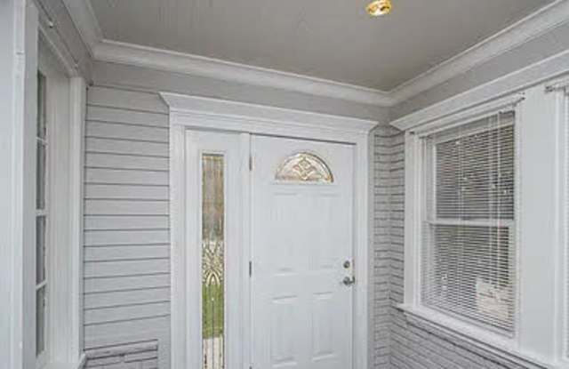 Large home in a convenient location - 1601 Circular Road, Toledo, OH 43614 Large home in a convenient location - 1601 Circular Road, Toledo, OH 43614