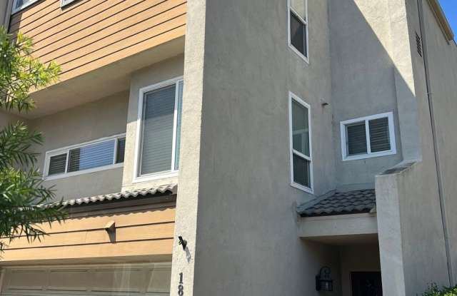 Tri-Level 2bed 2.5 bath Huntington Beach Condo photos photos