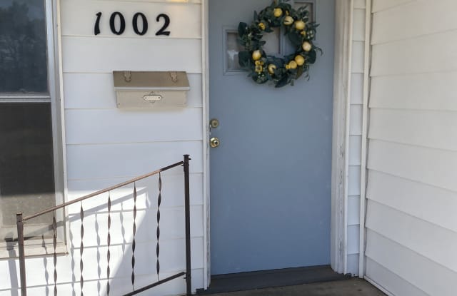 1002 Sunset Avenue photos photos