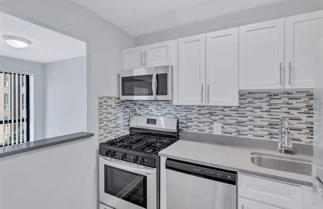 Cityside Huntington Metro Apartments - Affordable Housing Gallery 4