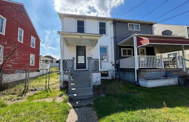 608 Farnsworth Ave - 608 Farnsworth Avenue, Clairton, PA 15025