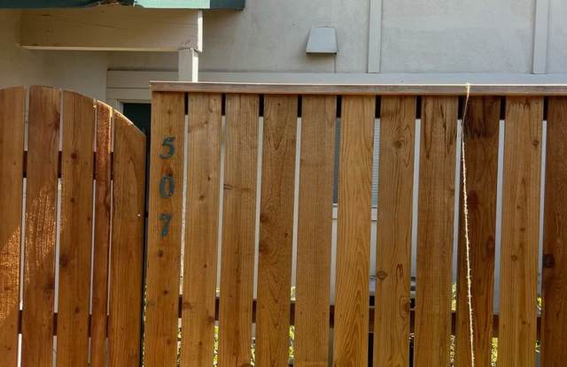 Charming 3-Bedroom Townhome in Desirable Greenhaven/Pocket Area! photos photos