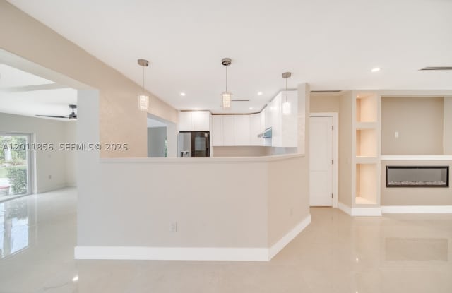 15730 SW 87th Ct Gallery 2