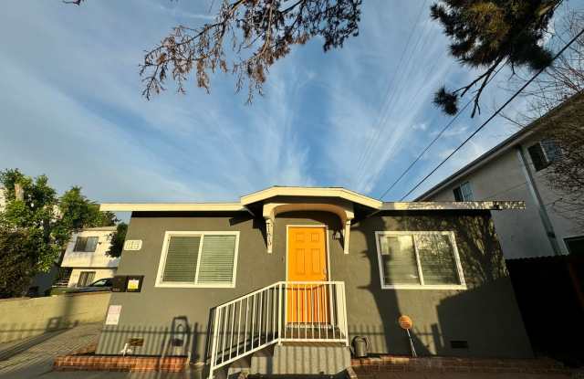 Front Unit 3 Bedroom, 1 Bathroom photos photos