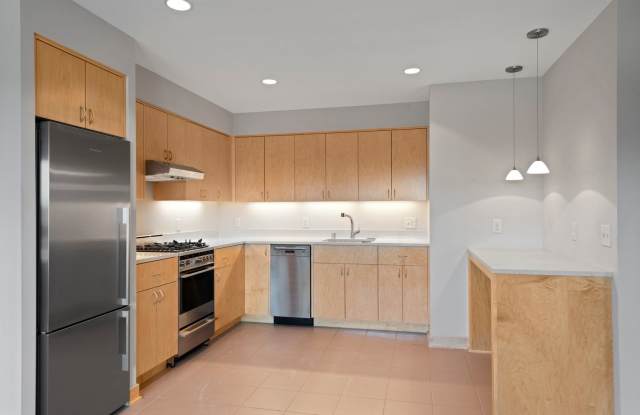 1, 2 & 3 Bedrooms Available, near U of M!  Beautiful remodeled Apartments! Lauderdale Gallery 3