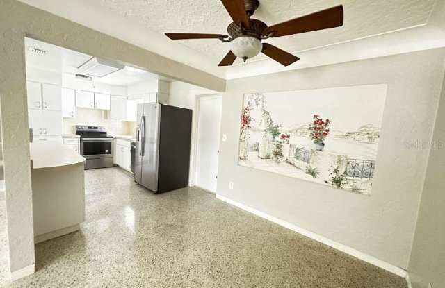 6298 27TH AVENUE N Gallery 4