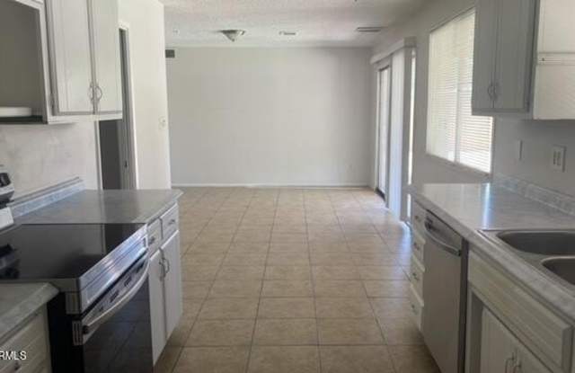 2918 W Glendale Avenue Gallery 3
