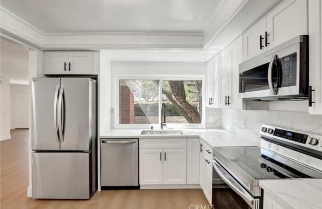 17282 Chestnut - 17282 Chestnut, Irvine, CA 92612