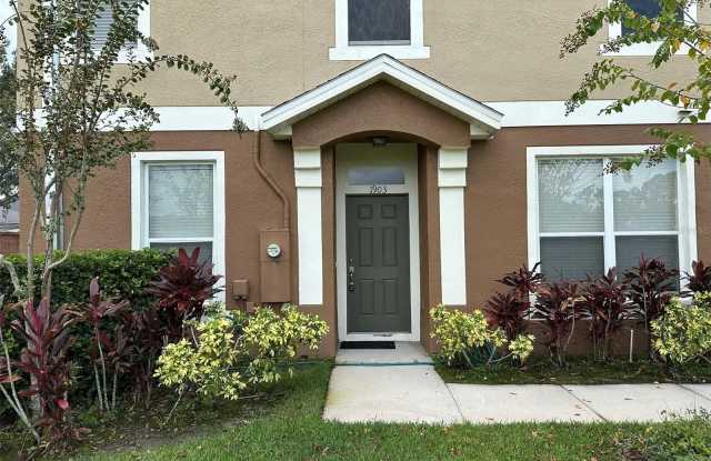 1903 ESTANCIA Circle Gallery 3