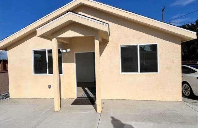4748 Garrick Avenue 1/2 photos photos