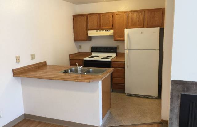 South Anchorage Beautiful two story 2bedroom Gallery 1