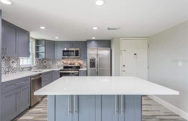 8821 BAY POINTE DRIVE Gallery 4