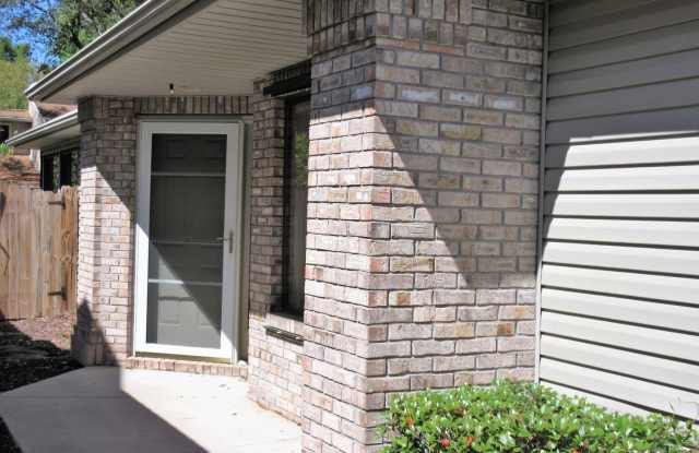 525 Springwood Way - 525 Springwood Way, Niceville, FL 32578