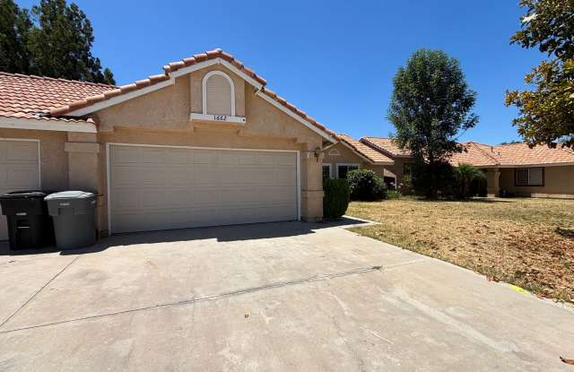 Three Bedroom, Two Bathroom Home in San Jacinto! photos photos