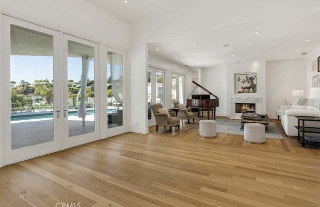 1625 Loma Vista Drive Gallery 3