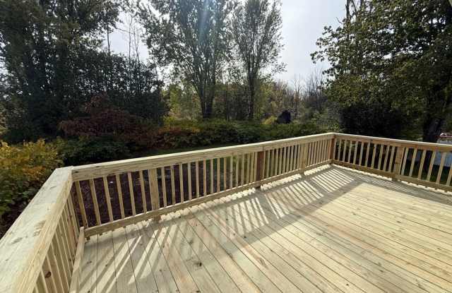 Renovated 4BR/2BA Single-Family Home on a Half Acre Gallery 4